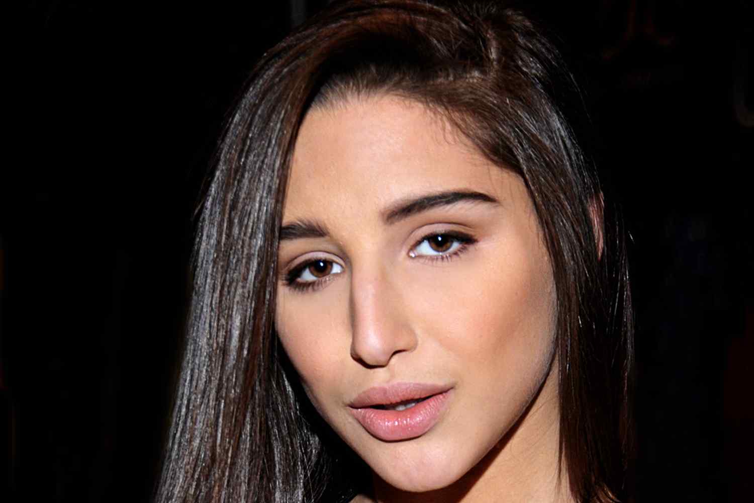 Buy Abella Danger crypto promo (Tweet) [1.8m followers] | Degen Marketing